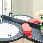 Ibis Styles Centre Gare מלון 3*