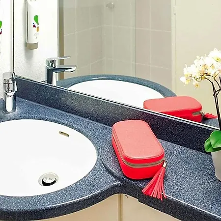 Ibis Styles Centre Gare 3* أنجير